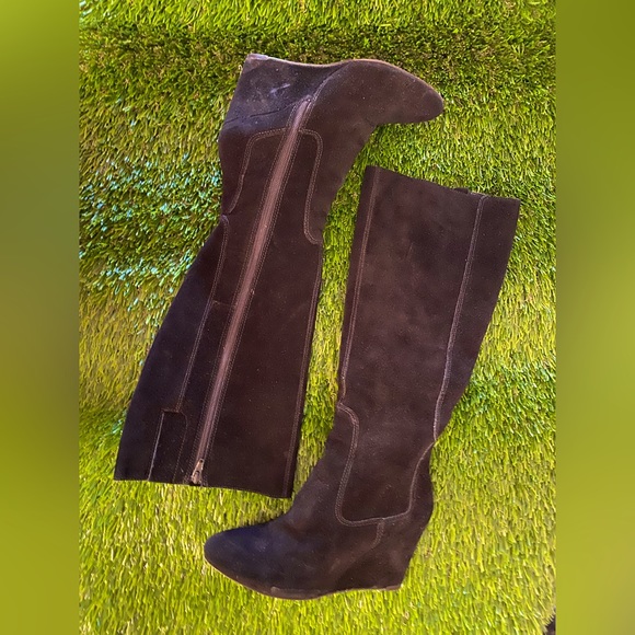 Nine West suede boots. - Picture 2 of 8